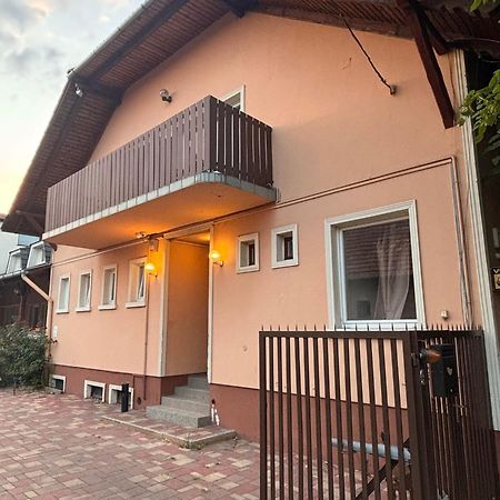 Bed and Breakfast Airportmax Panzio Vecsés Exterior foto