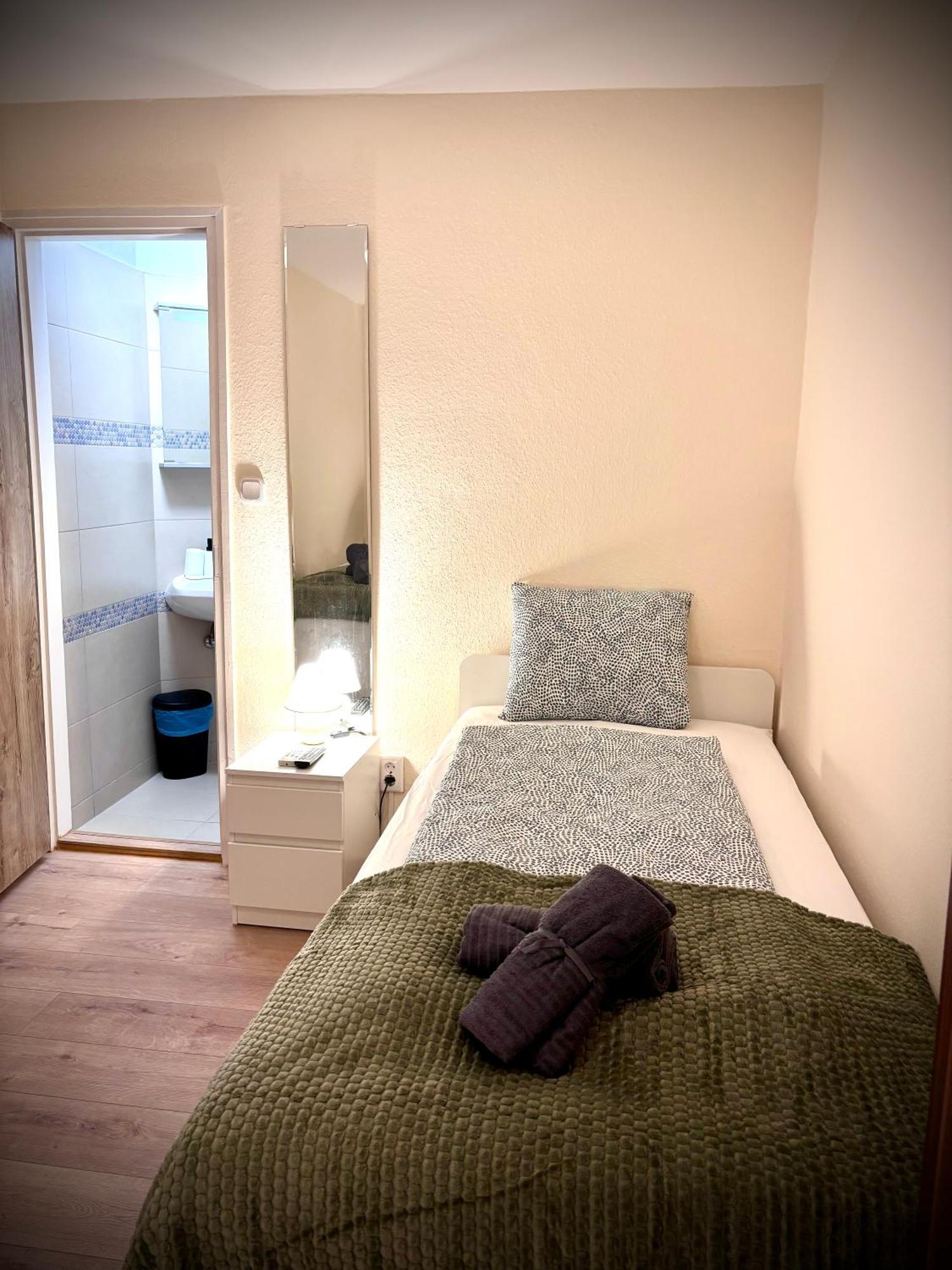 Bed and Breakfast Airportmax Panzio Vecsés Exterior foto