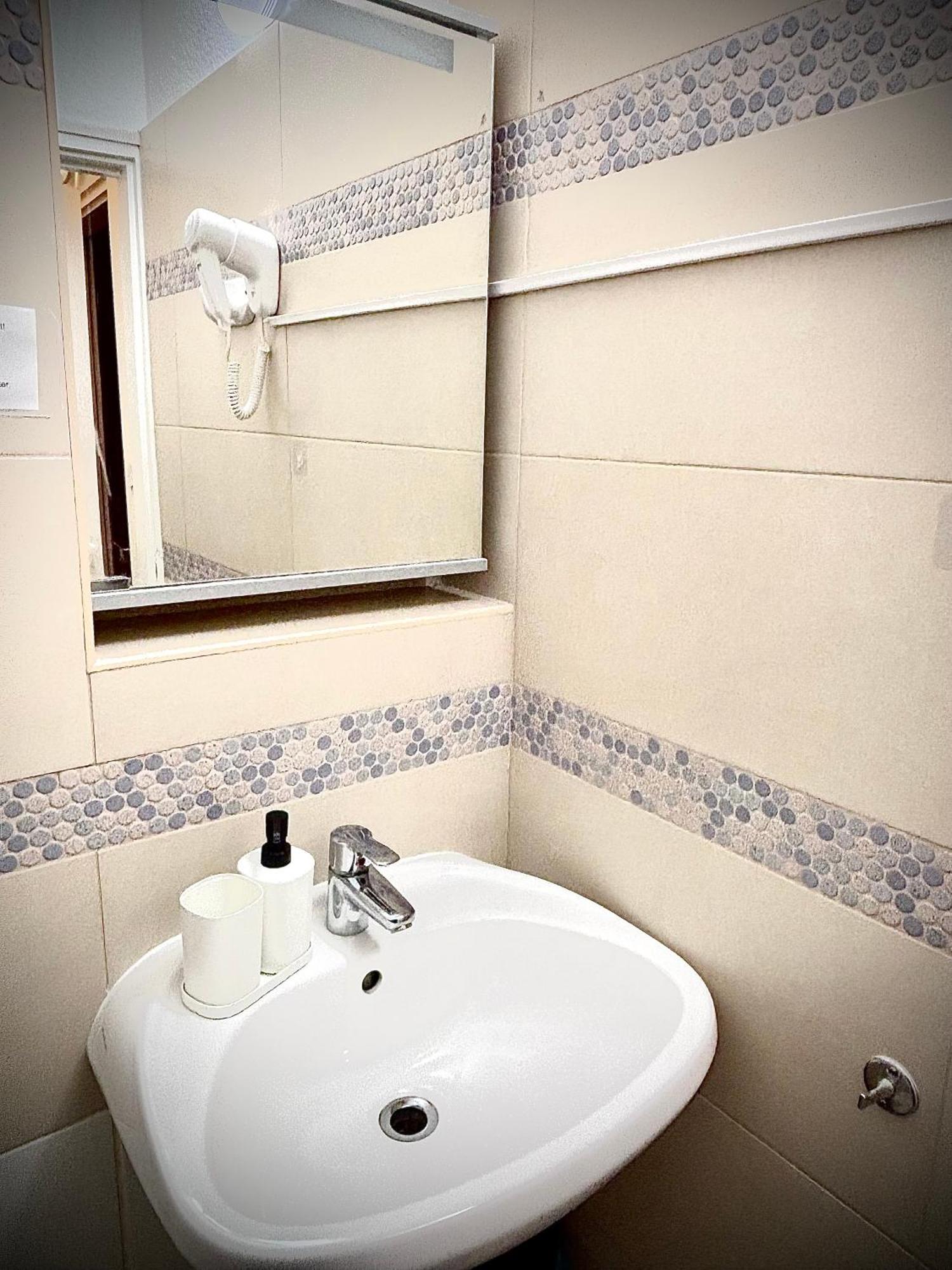 Bed and Breakfast Airportmax Panzio Vecsés Exterior foto